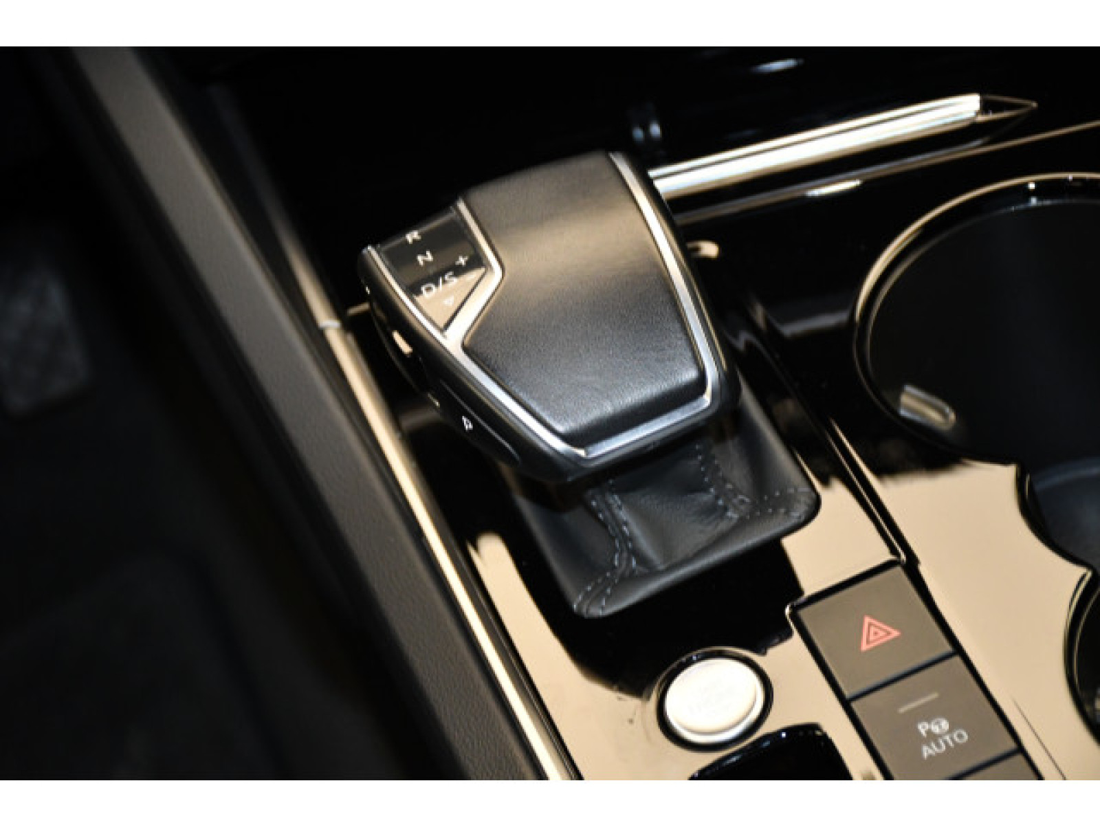 Volkswagen - Touareg_6