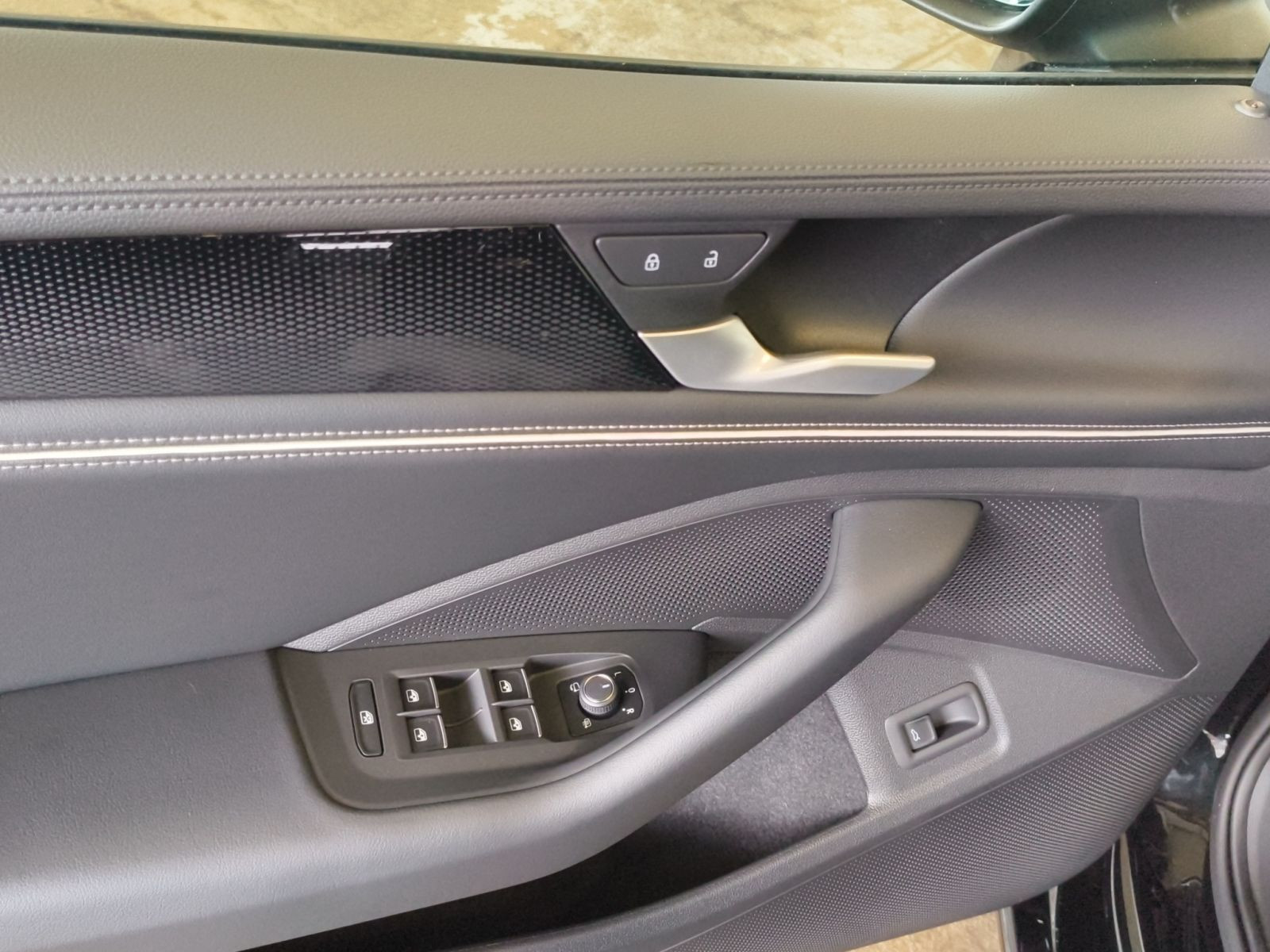Volkswagen - Passat_15