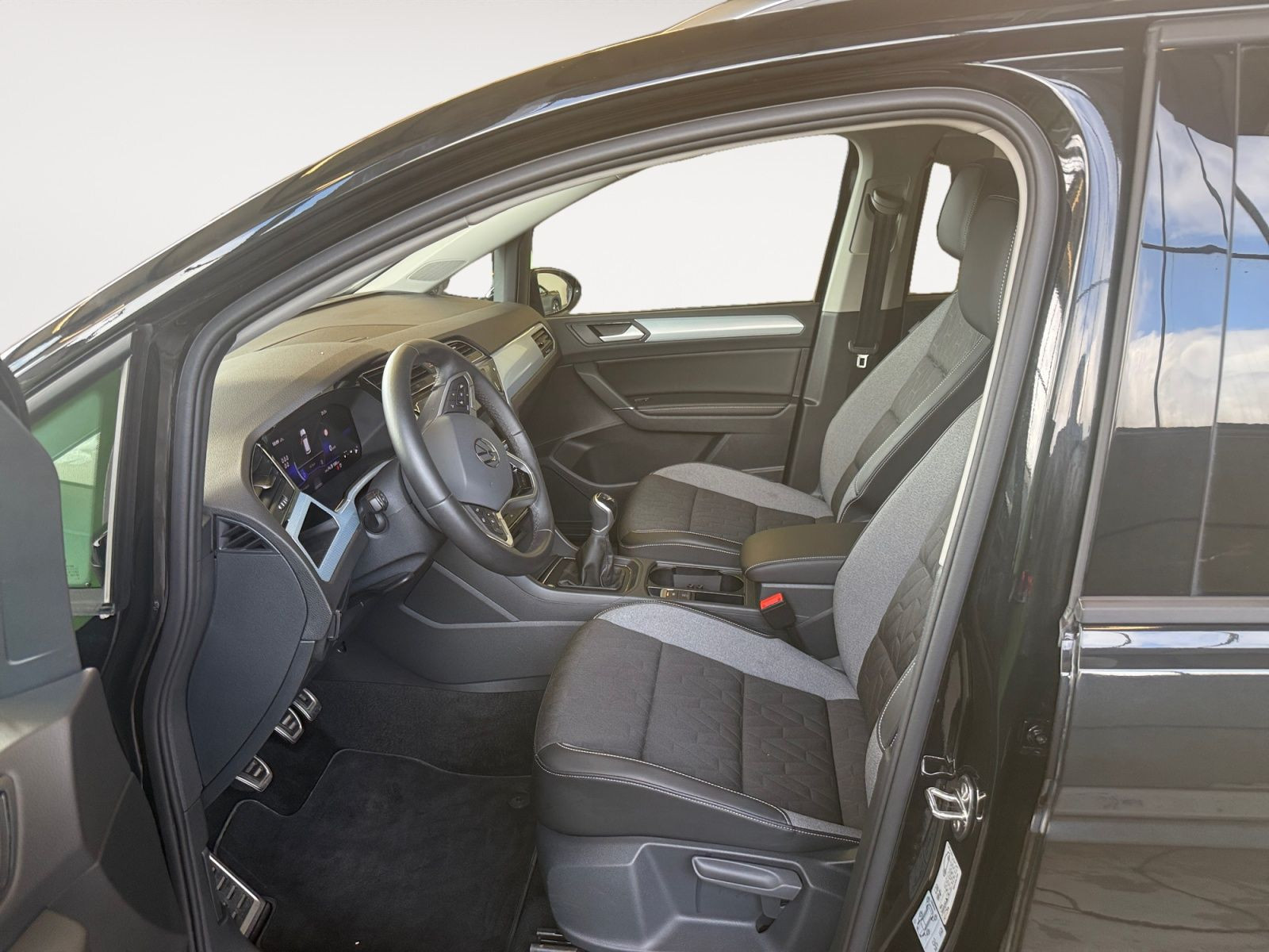 Volkswagen - Touran_10