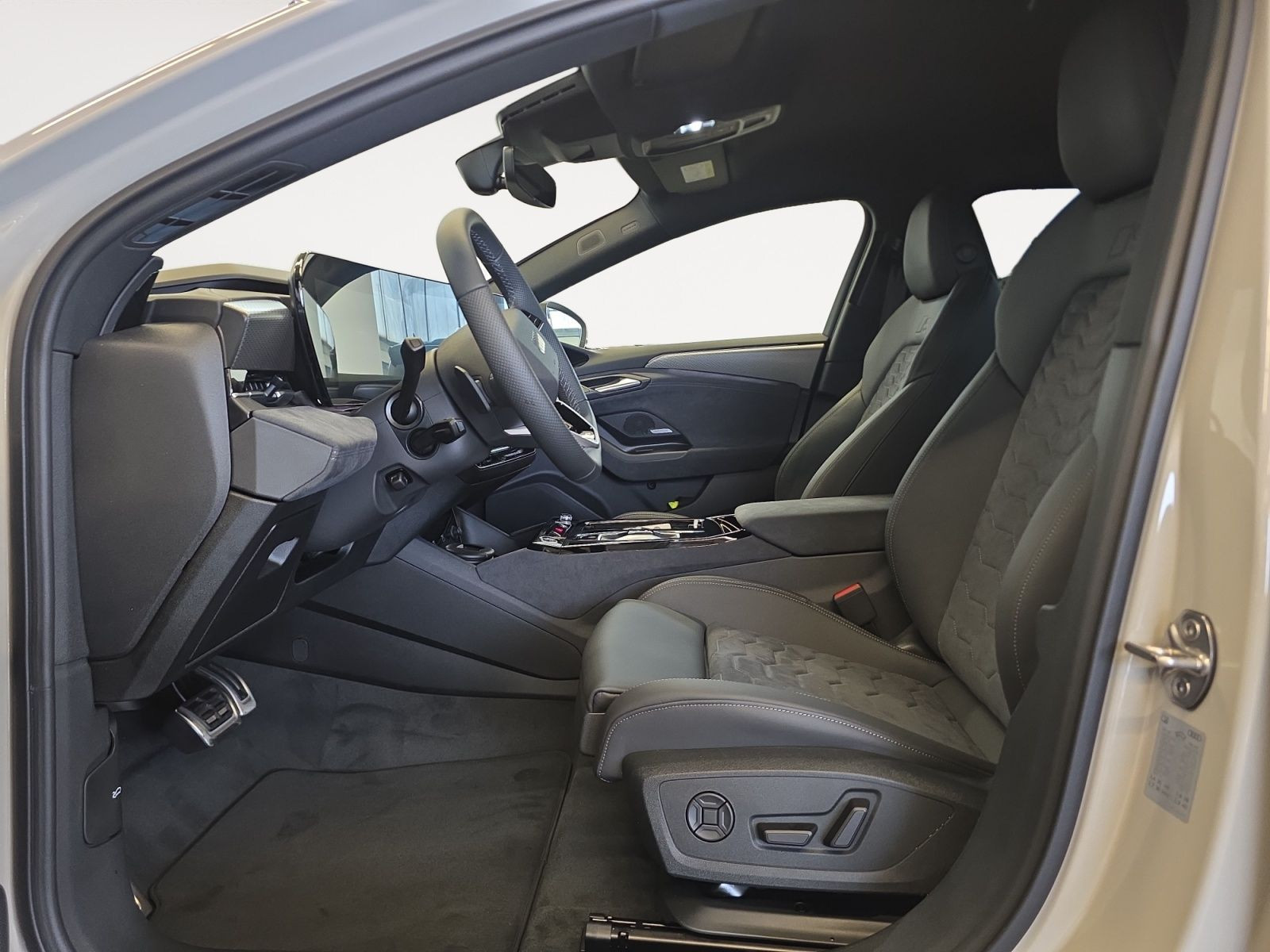 Audi - A6 Avant e-tron_10
