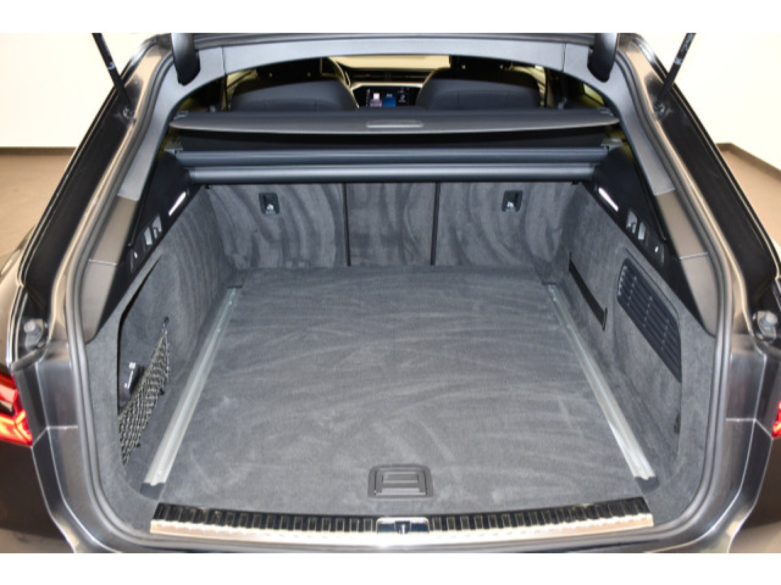 Audi - S6 Avant_10