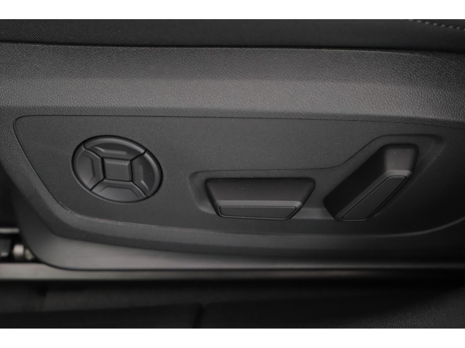 Audi - A6 Avant e-tron_14