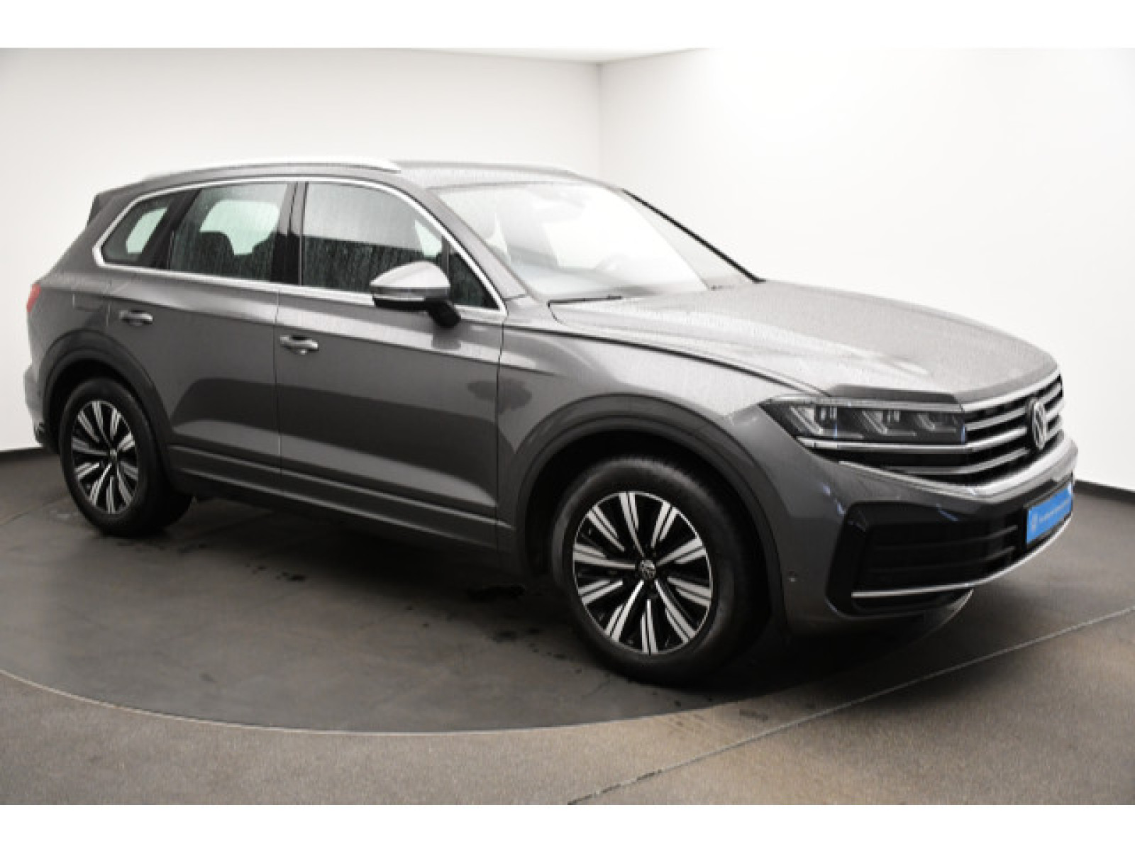 Volkswagen - Touareg_17