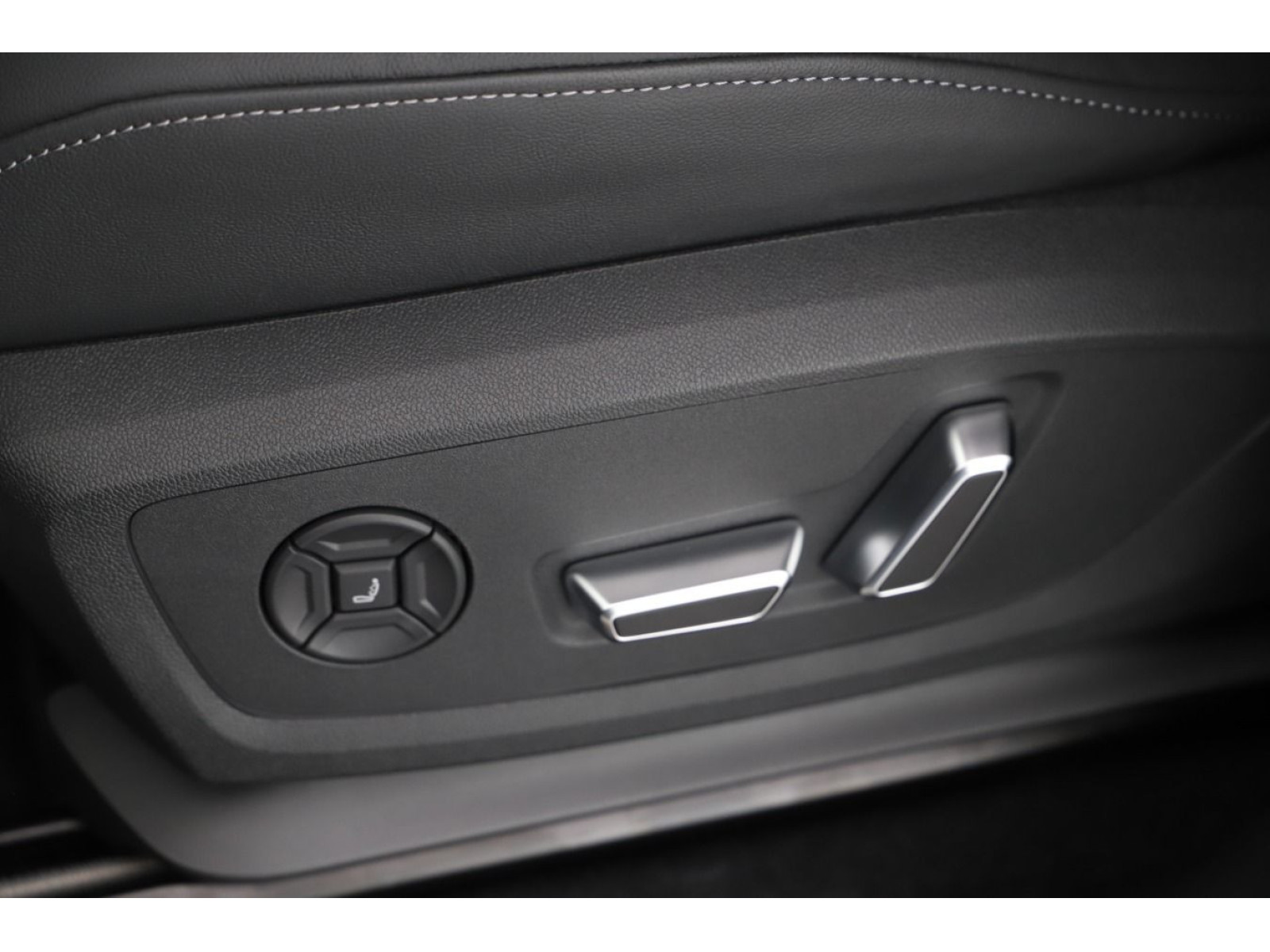 Audi - Q6 SUV e-tron_17