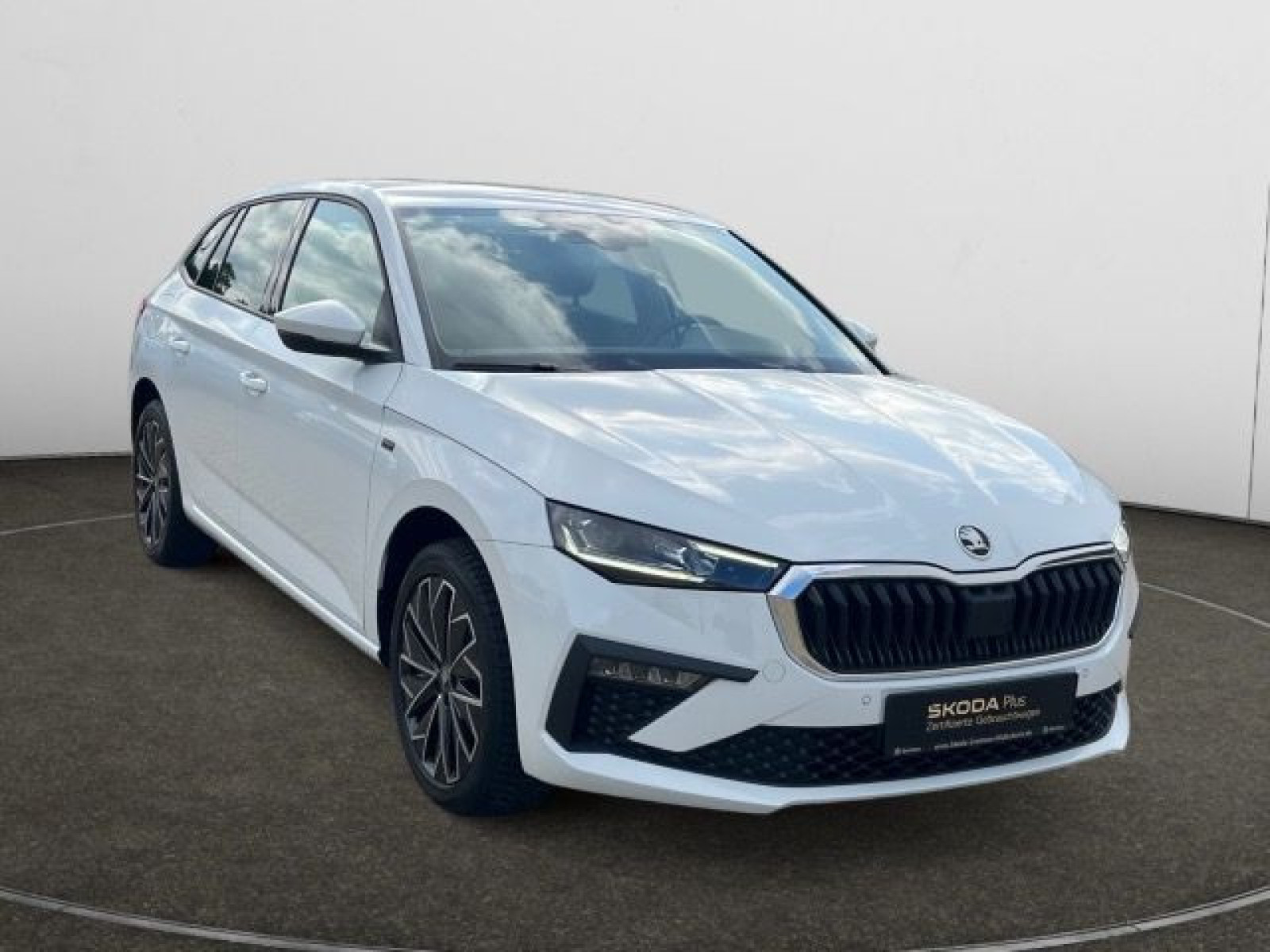 diagonal-frontansicht-aussen diagonal-frontansicht-aussen