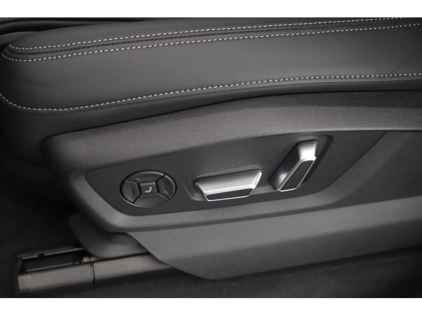 Audi - Q7_10