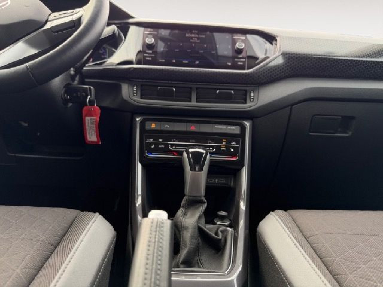 Volkswagen - T-Cross_11