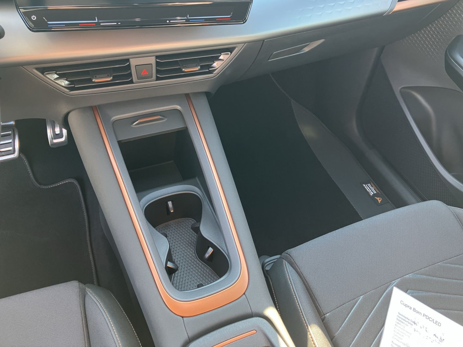 Cupra - Born_14