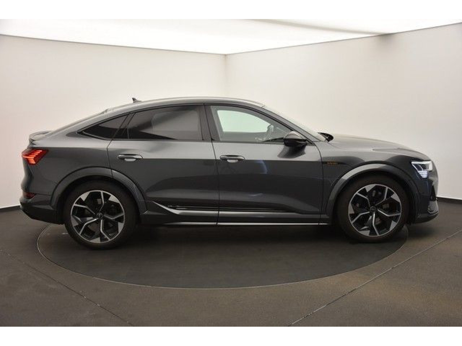 Audi - e-tron S Sportback_18