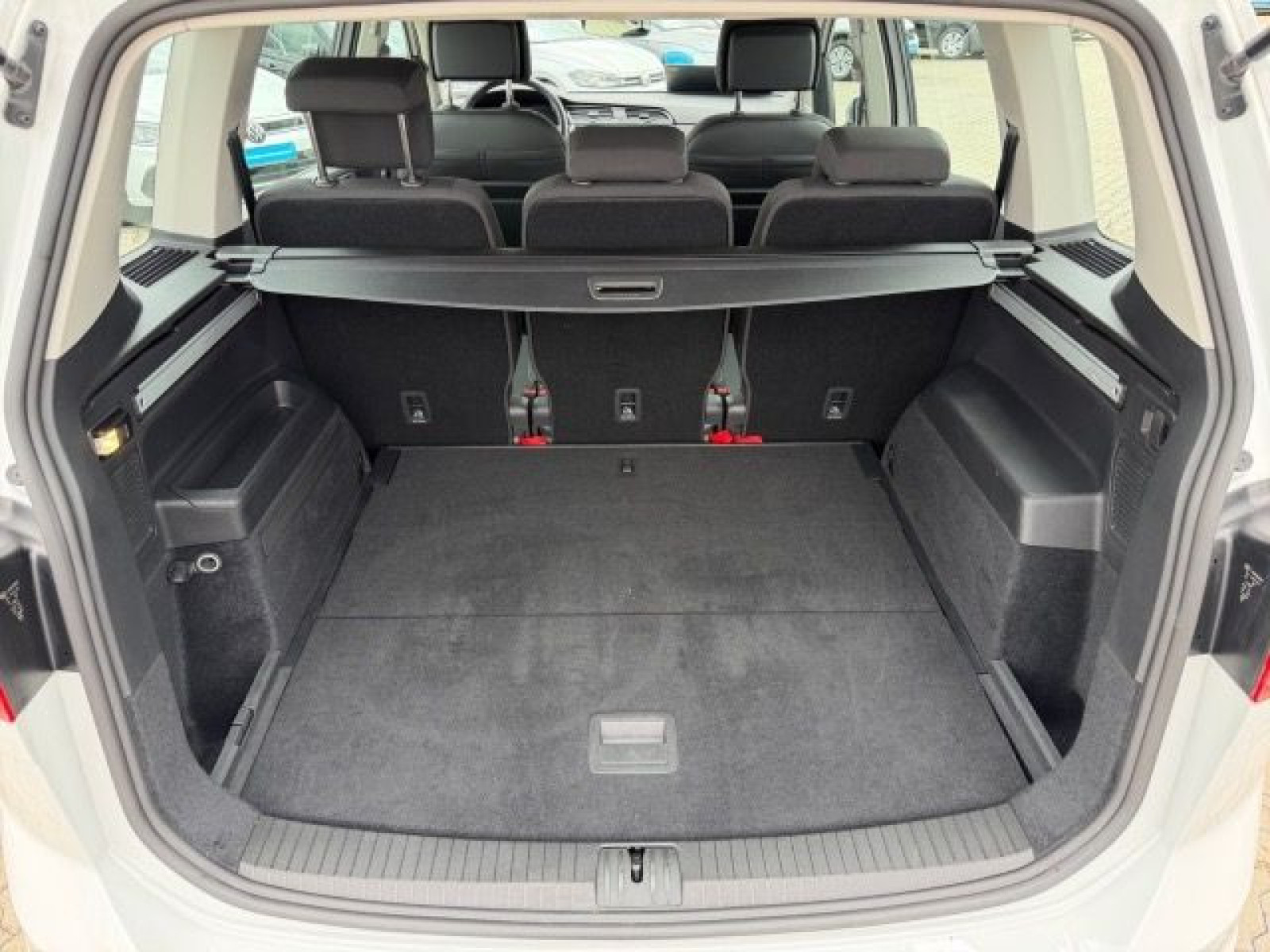 Volkswagen - Touran_16