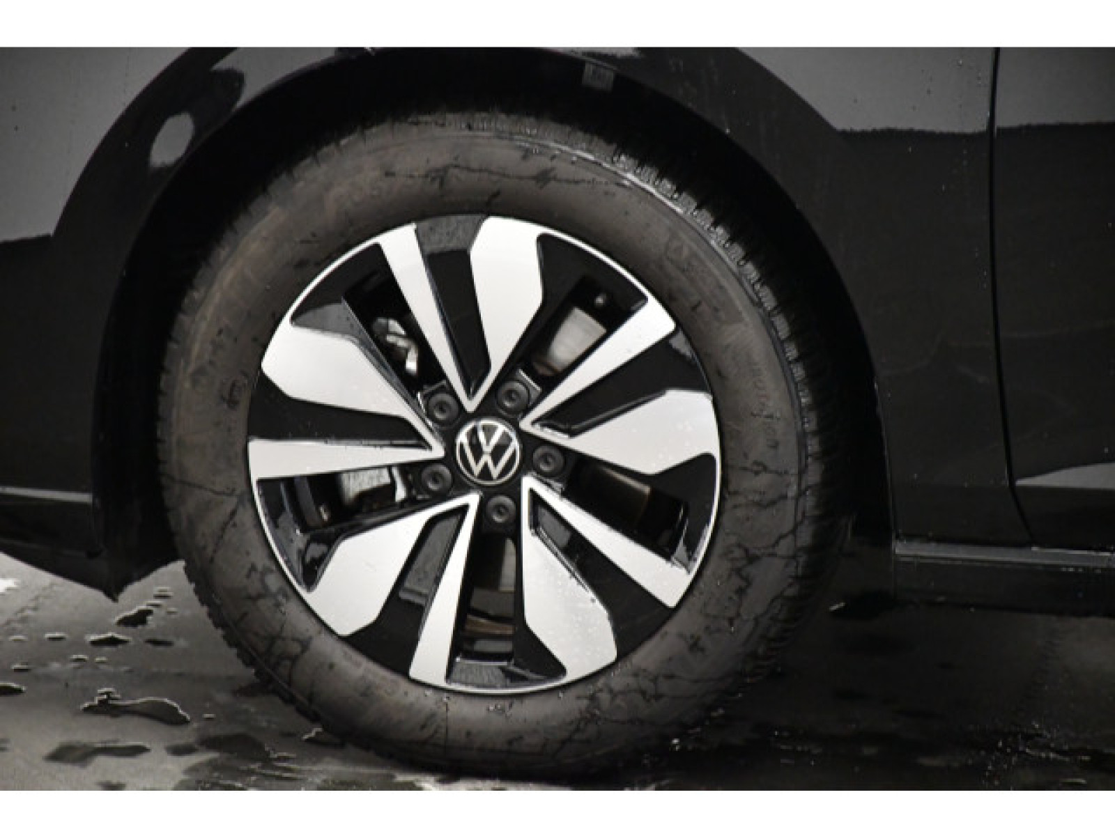 Volkswagen - Golf_13