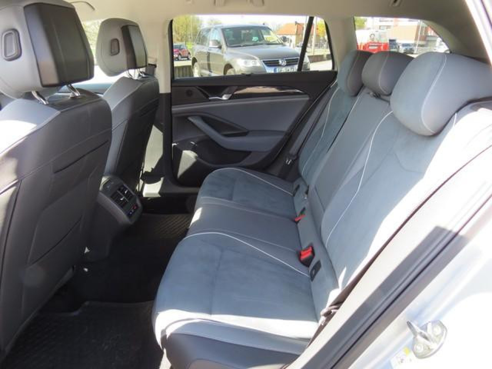 Volkswagen - Passat Variant_11
