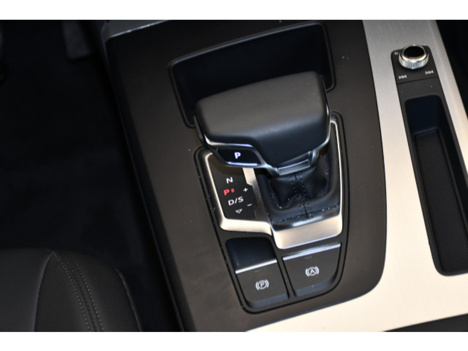 Audi - Q5_7
