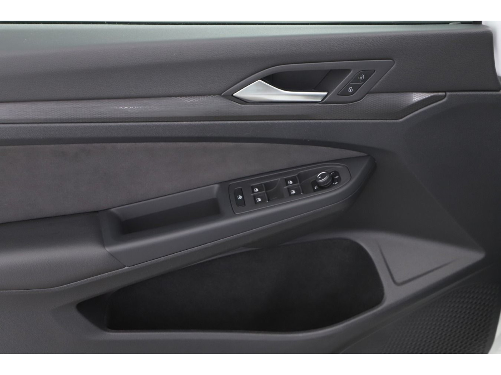 Volkswagen - Golf GTI_12
