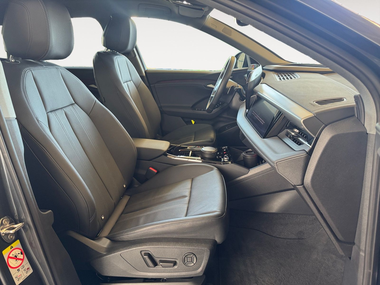 Audi - Q6 e-tron_17