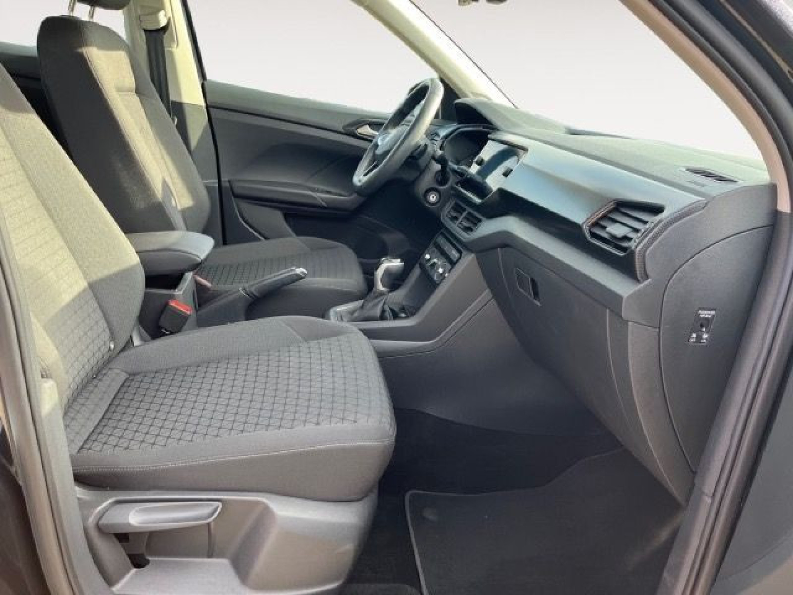 Volkswagen - T-Cross_17