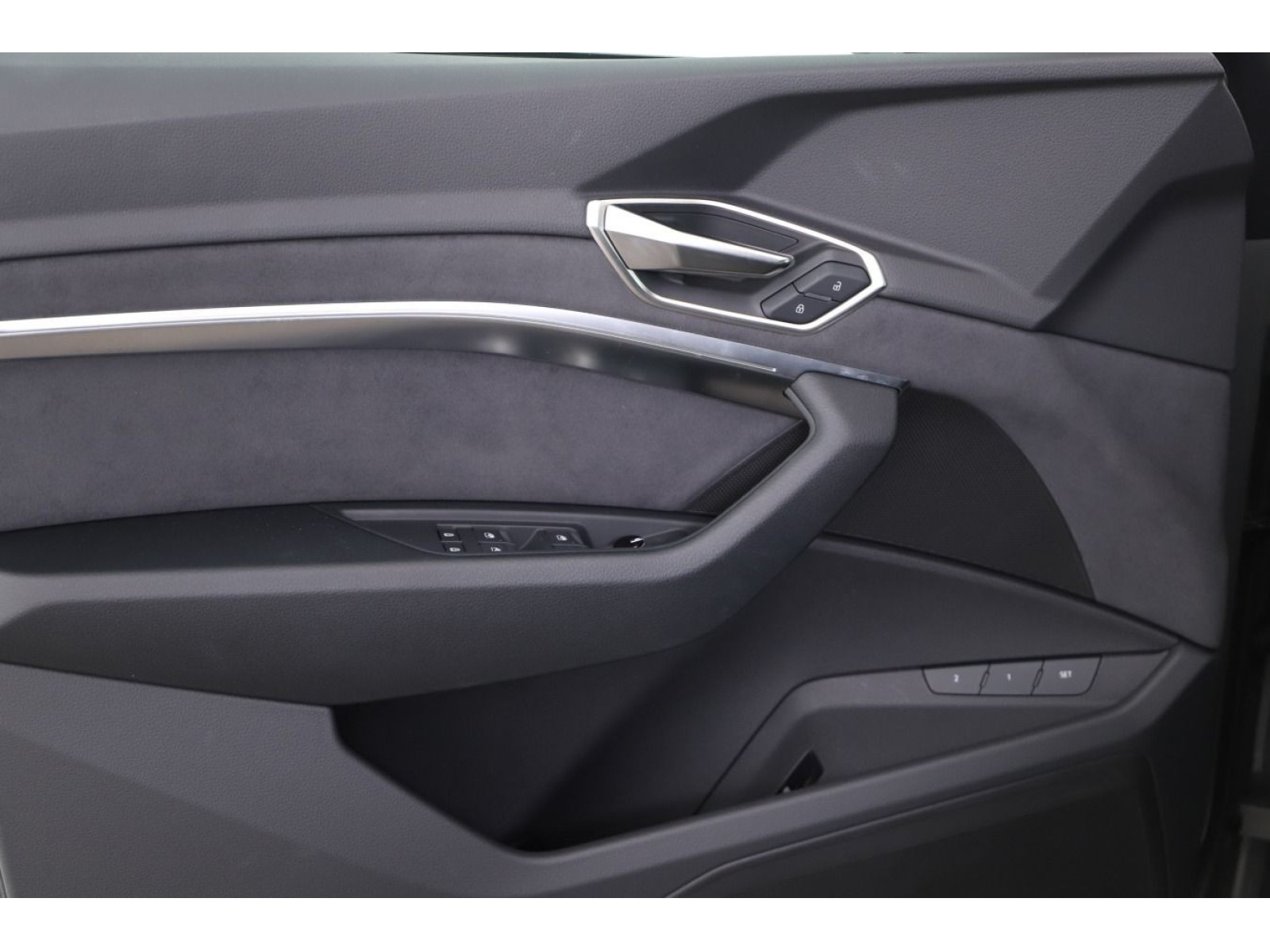 Audi - Q8 Sportback e-tron_14