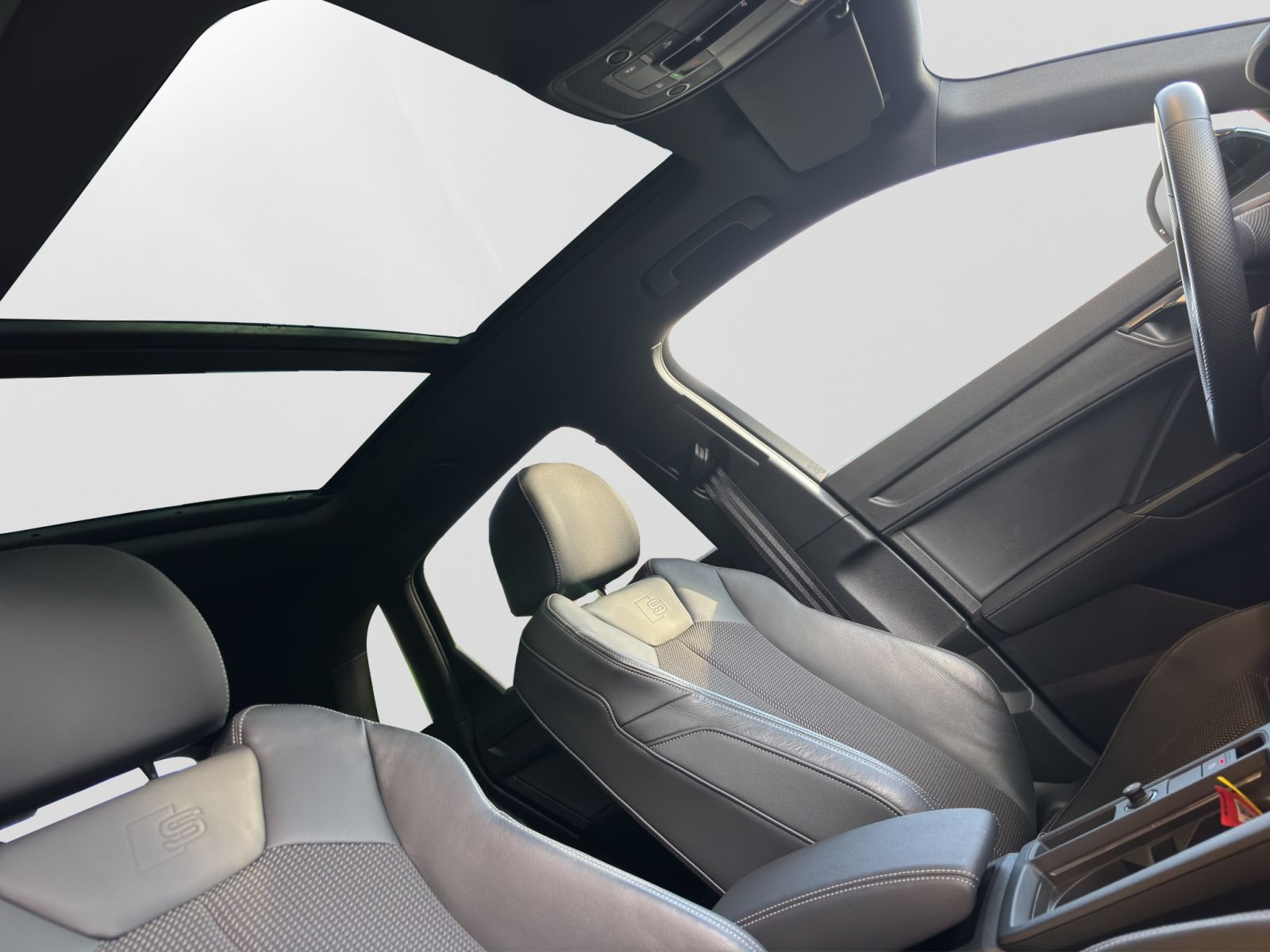Audi - Q3_21