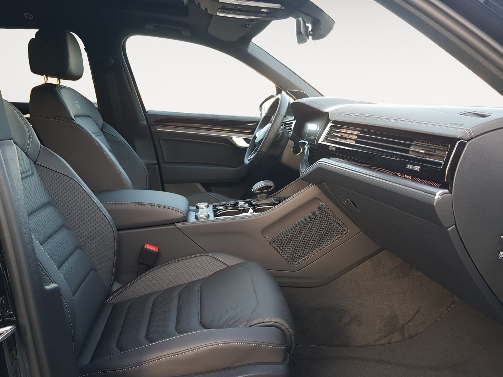 Volkswagen - Touareg_16