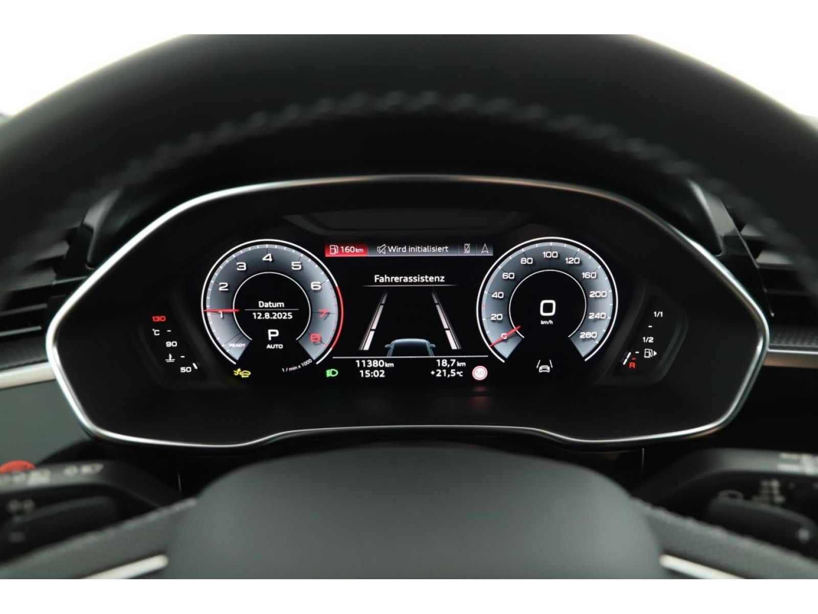 Audi - Q3_12