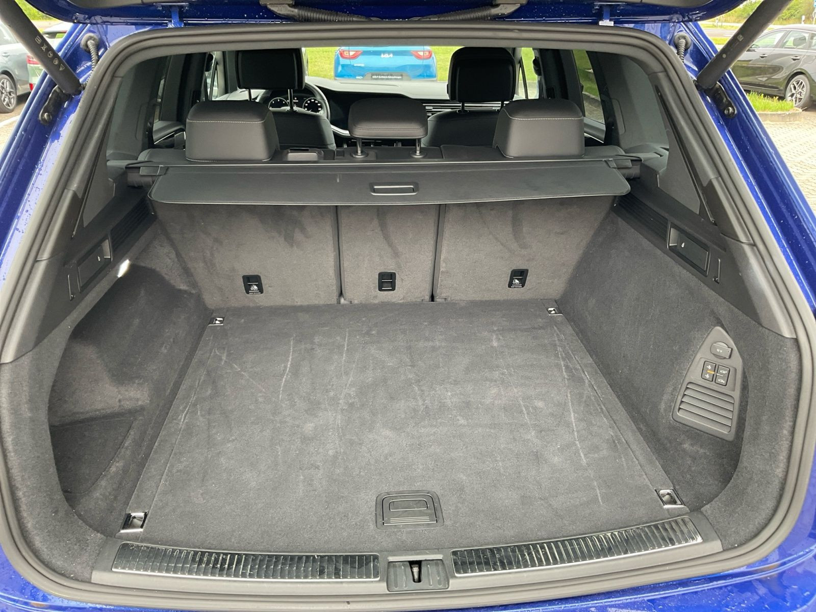 Volkswagen - Touareg_16