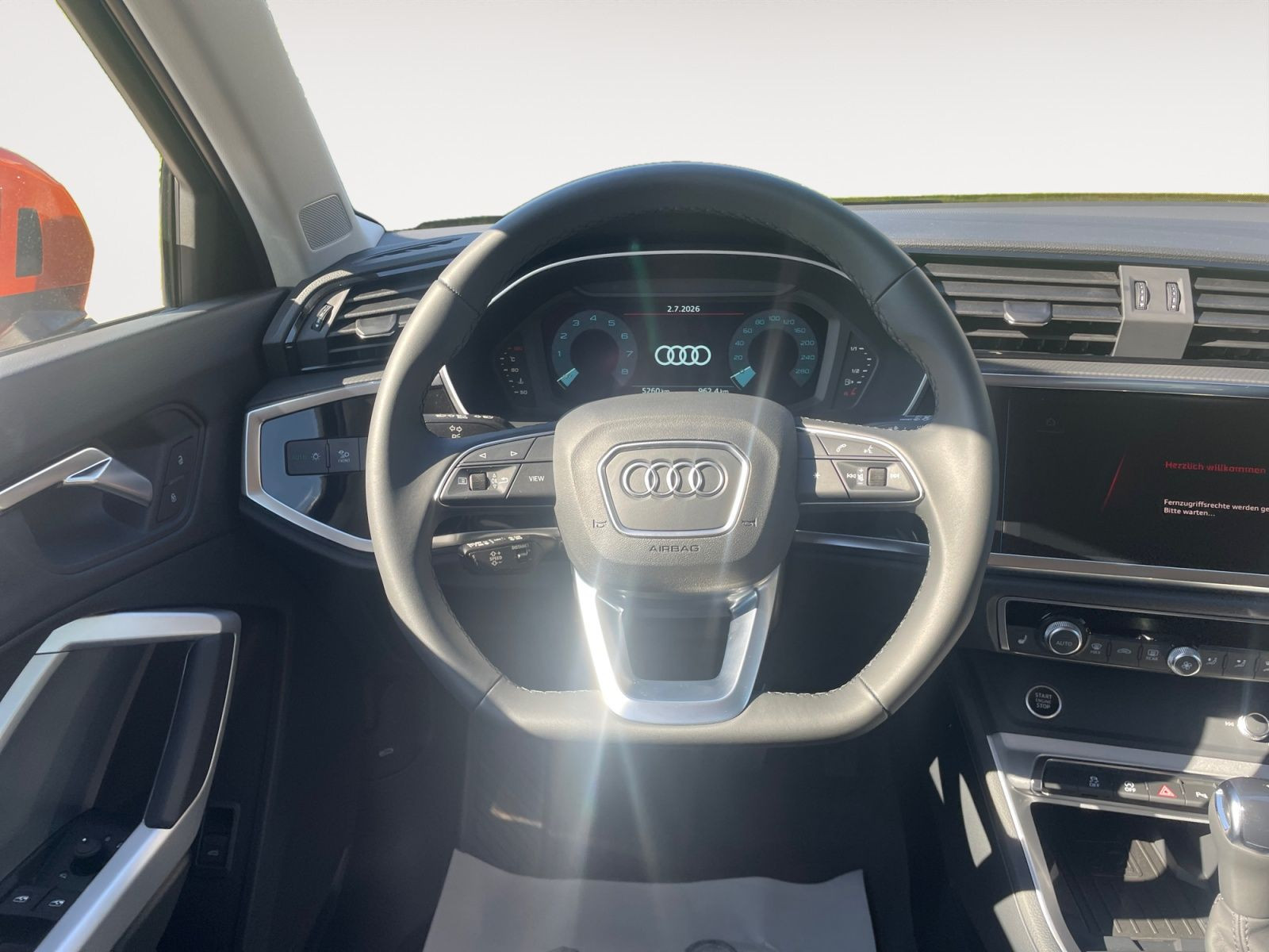 Audi - Q3_14