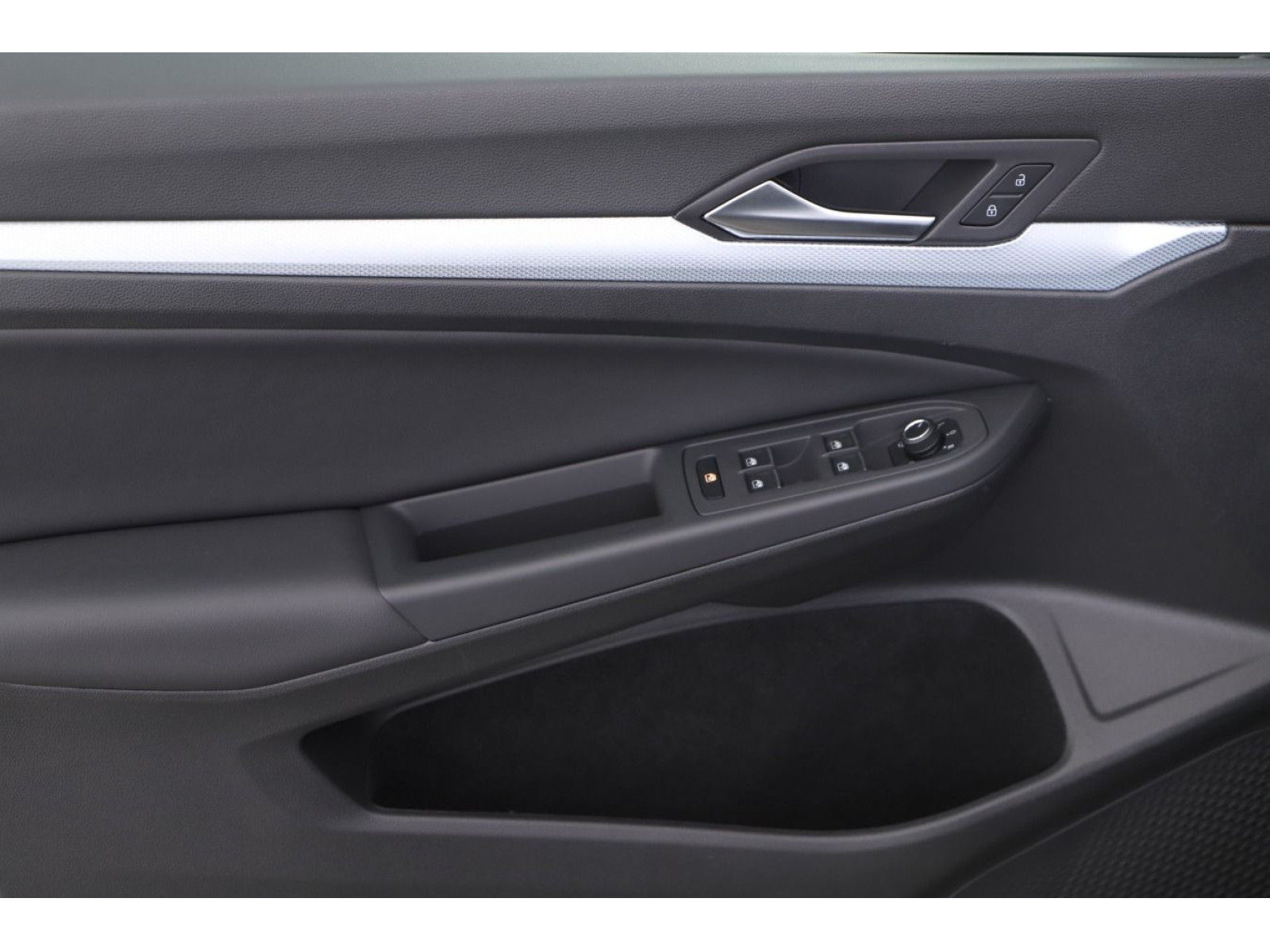 Volkswagen - Golf_12