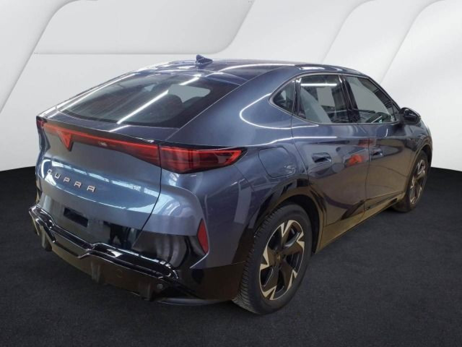 Cupra - Tavascan_2