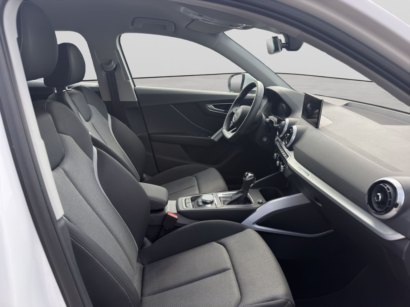Audi - Q2_21