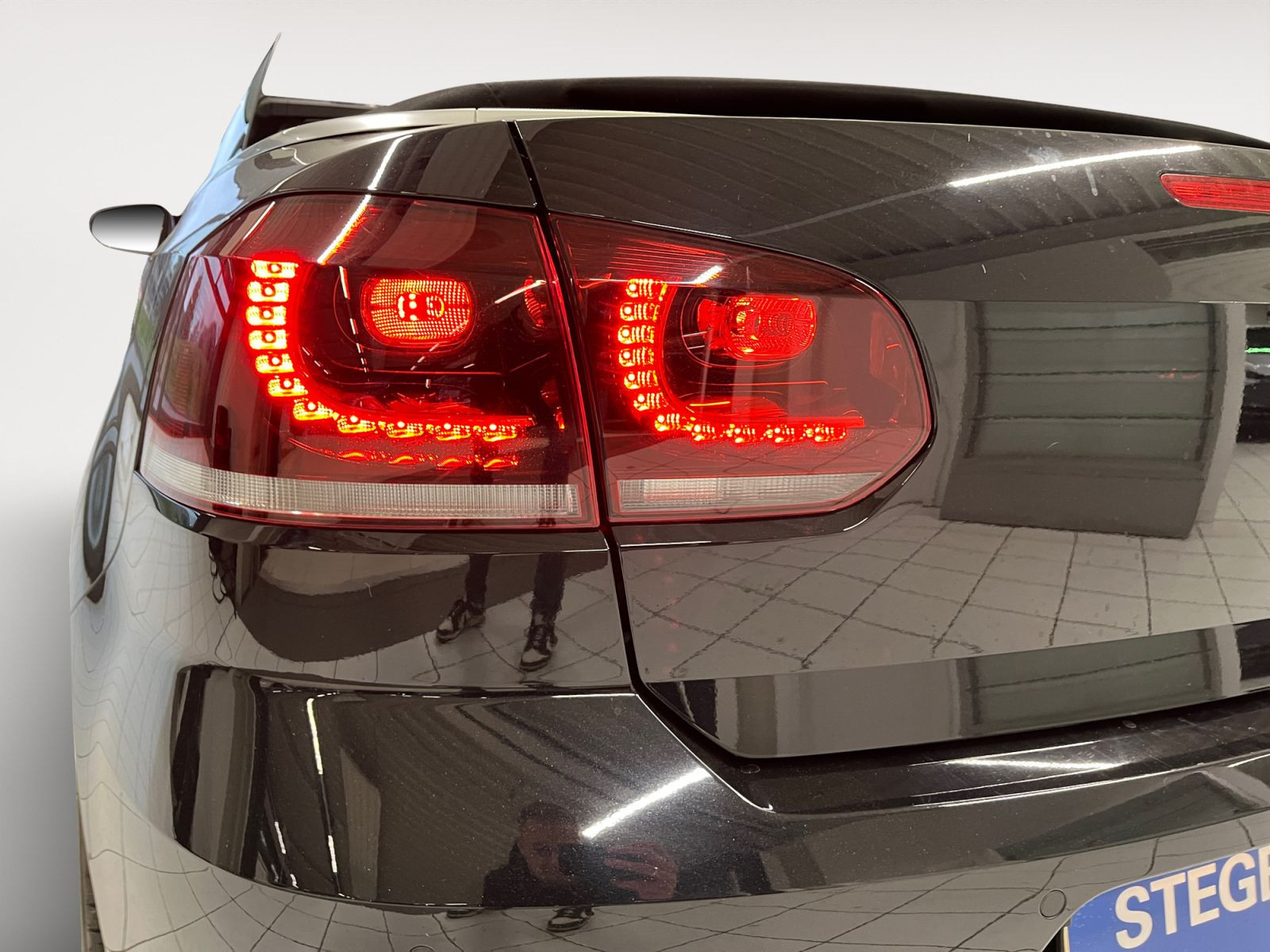 Volkswagen - Golf_16