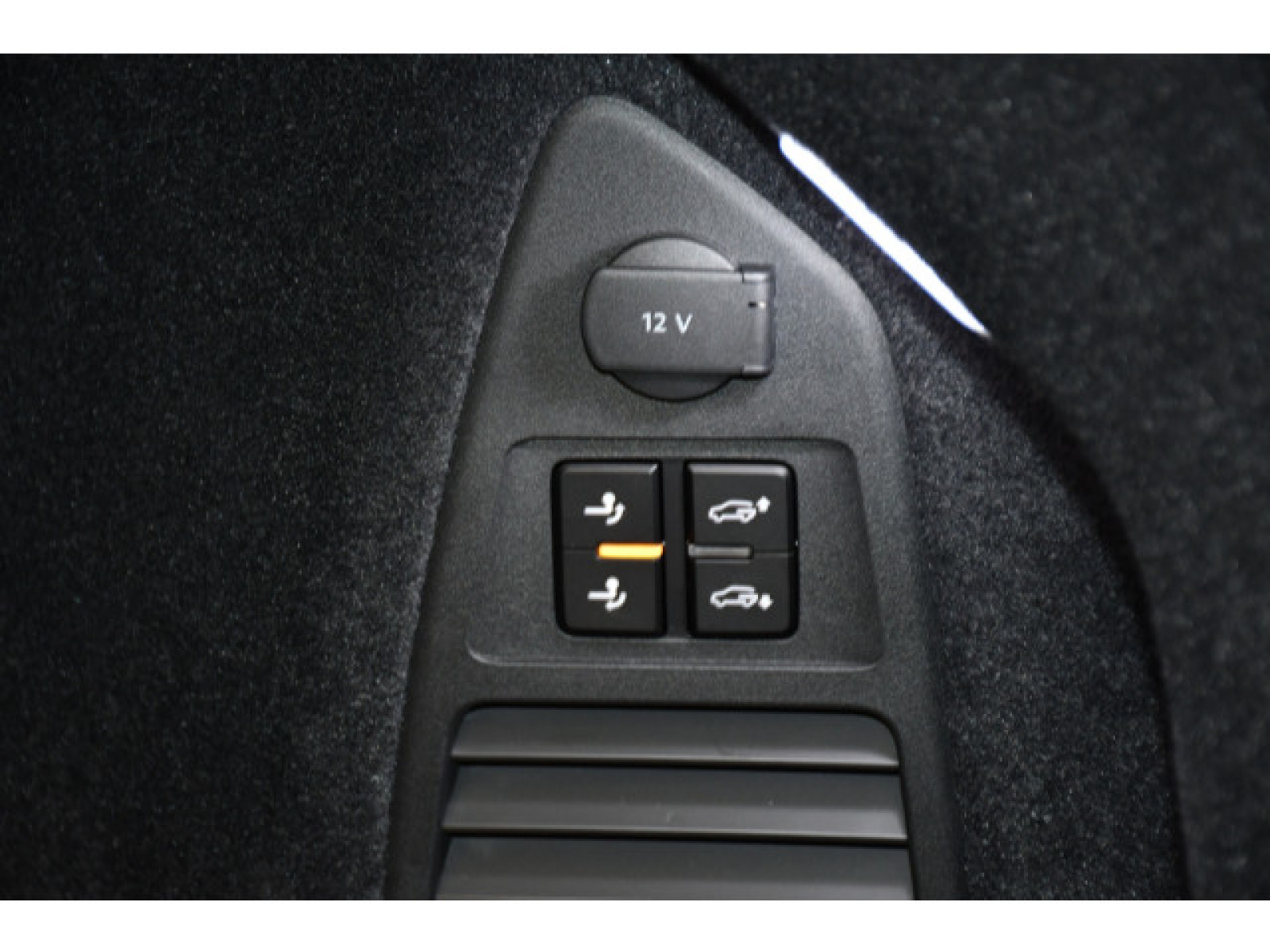 Volkswagen - Touareg_13