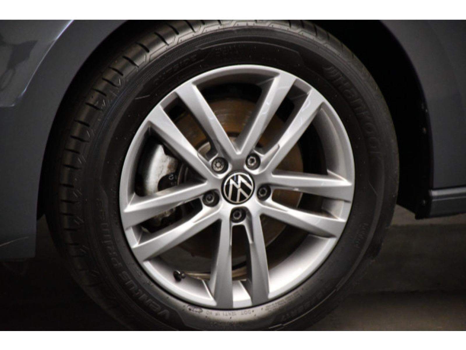 Volkswagen - Touran_15