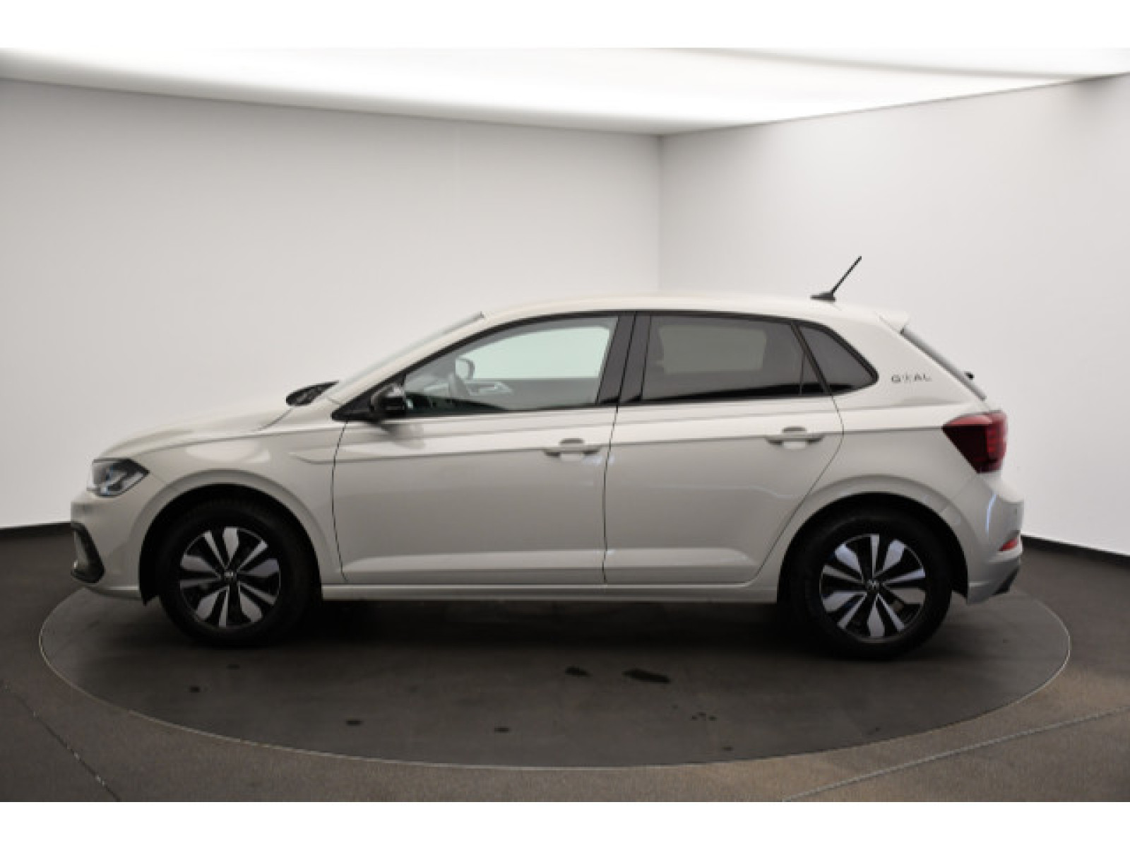 Volkswagen - Polo_14