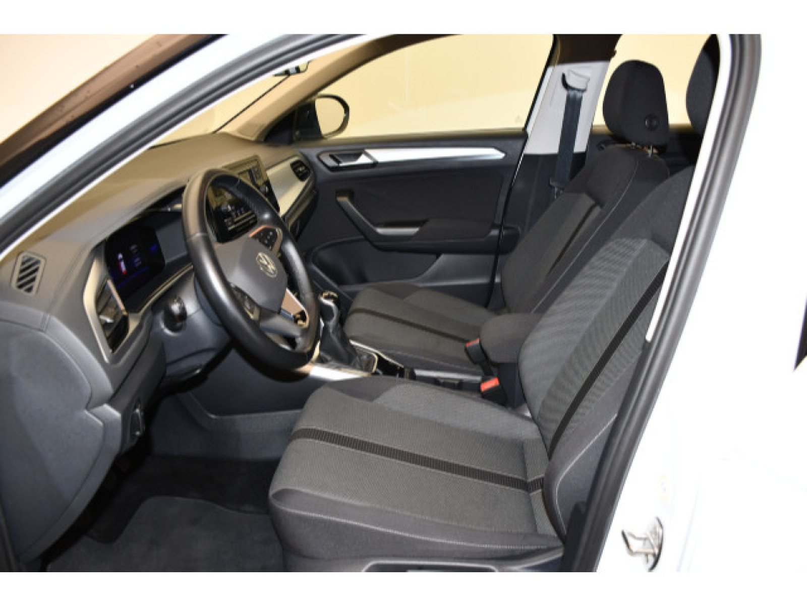 Volkswagen - T-Roc_3