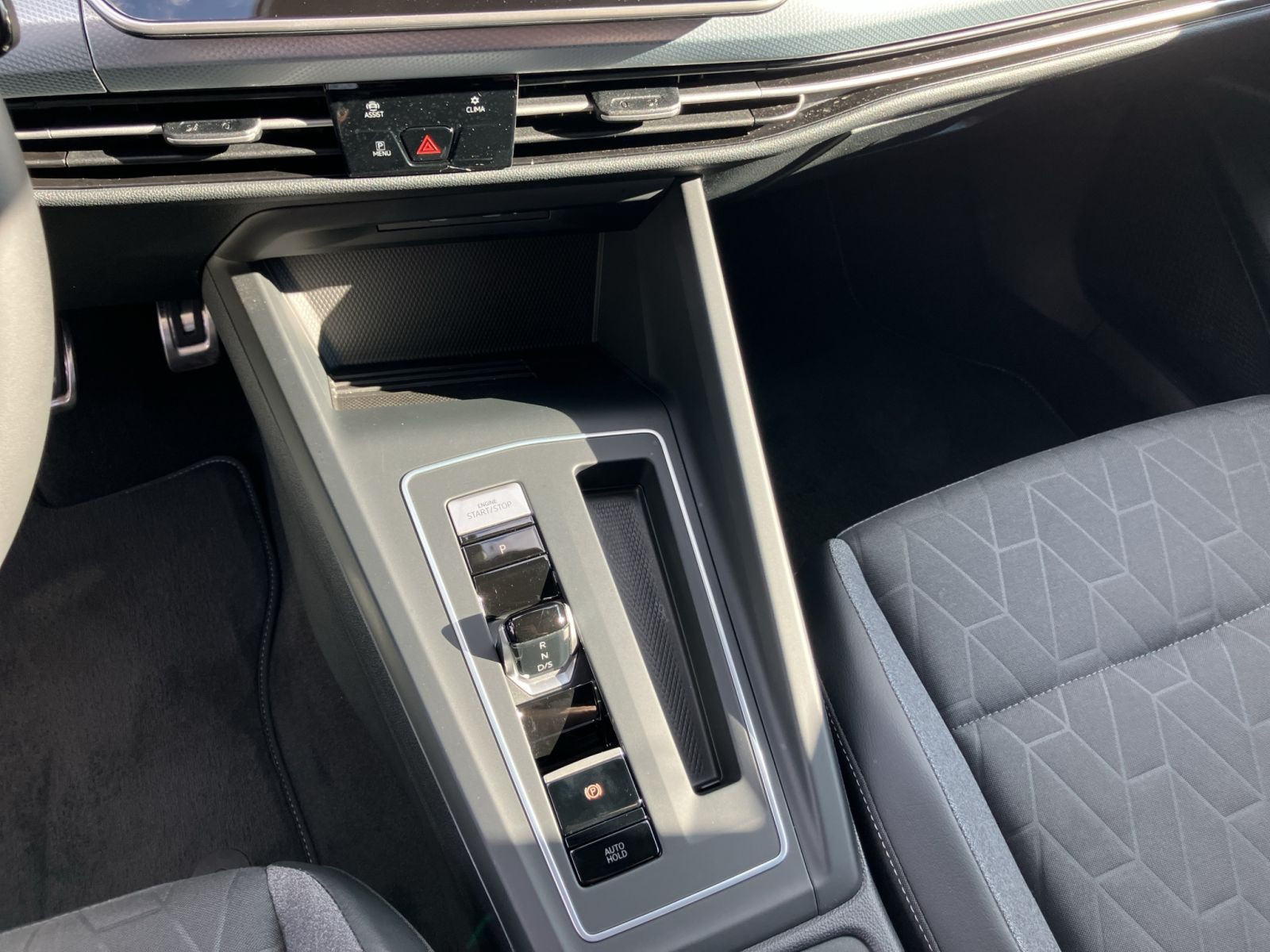 Volkswagen - Golf_13