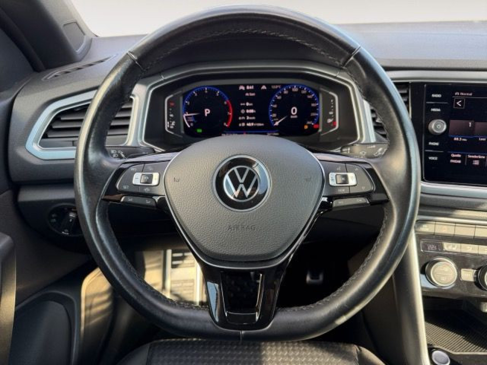 Volkswagen - T-Roc Cabriolet_12