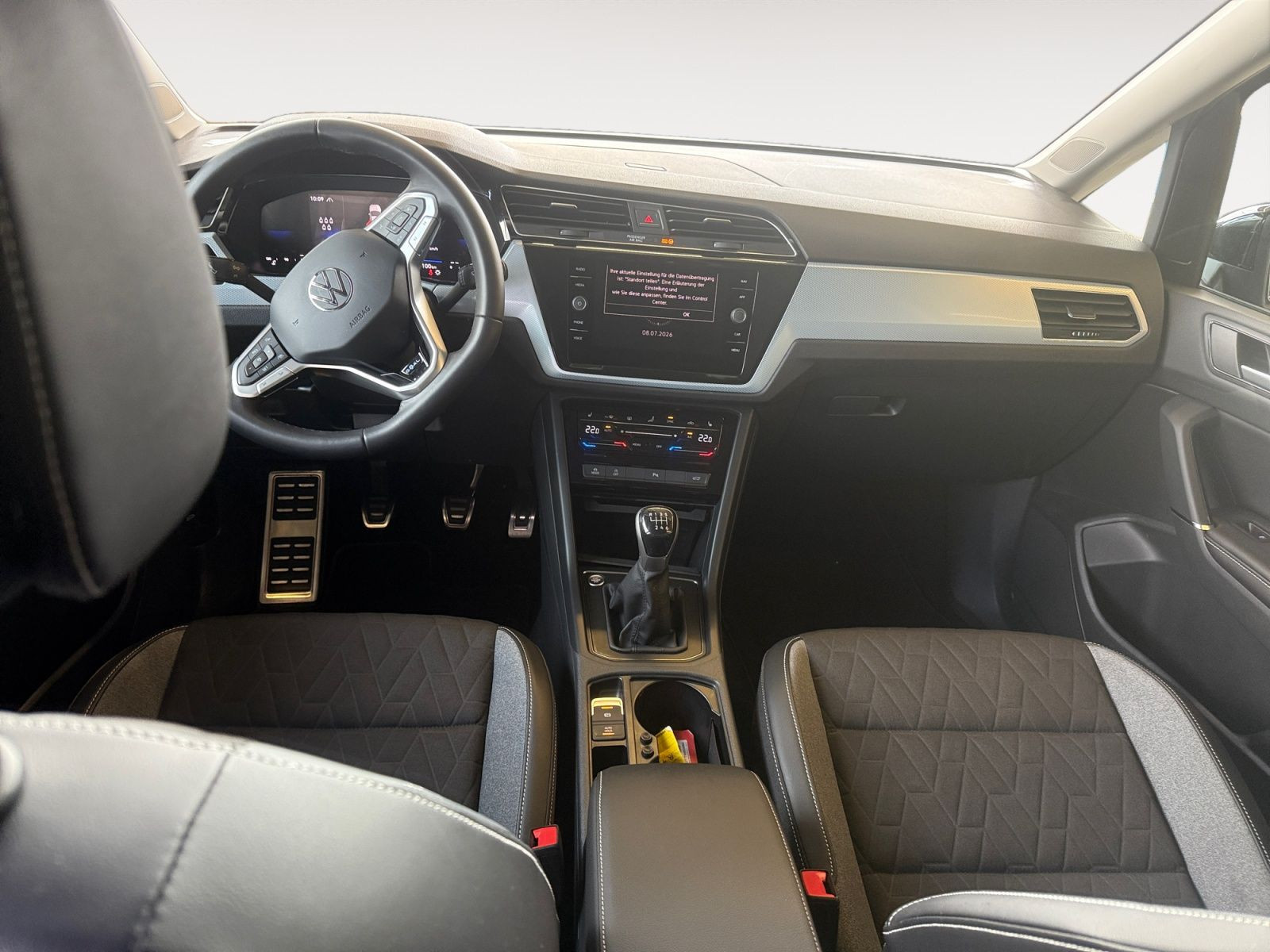 Volkswagen - Touran_11
