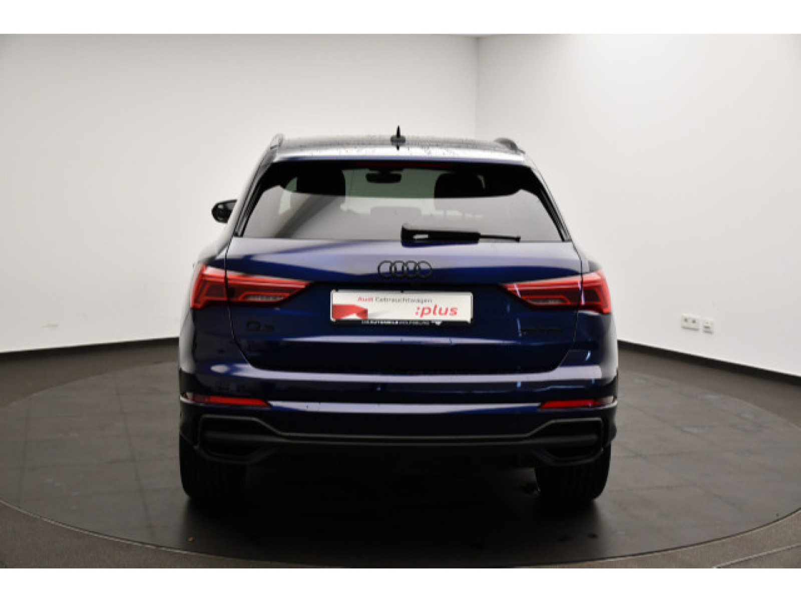 Audi - Q3_21