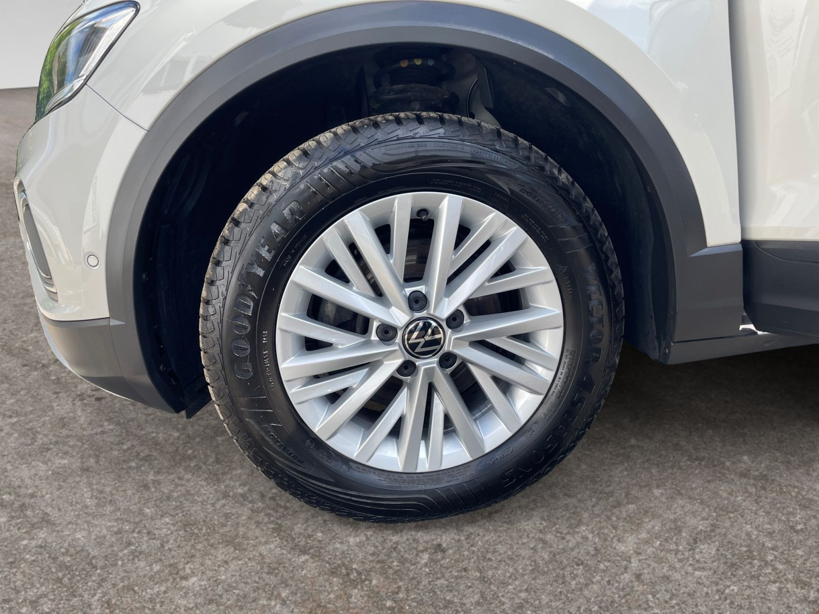Volkswagen - T-Roc_15