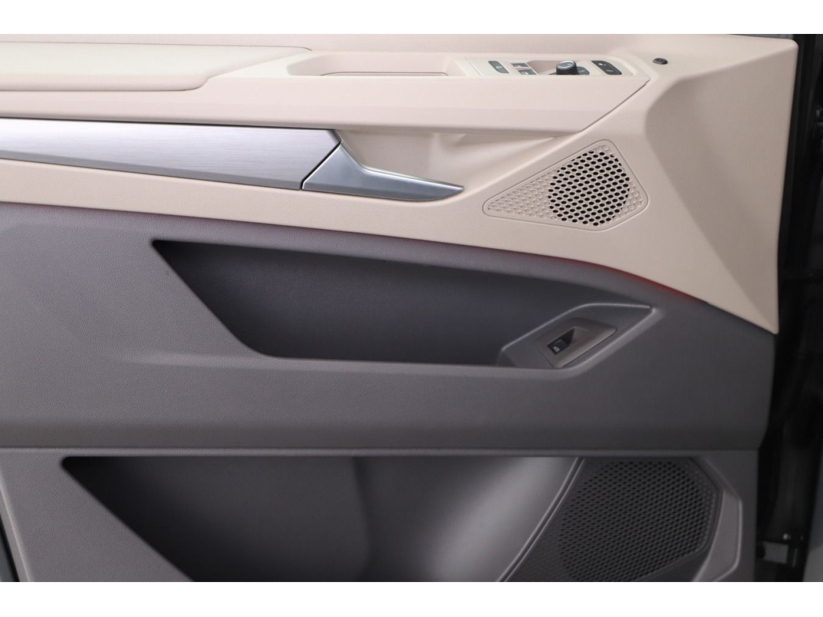 Volkswagen - Multivan_16