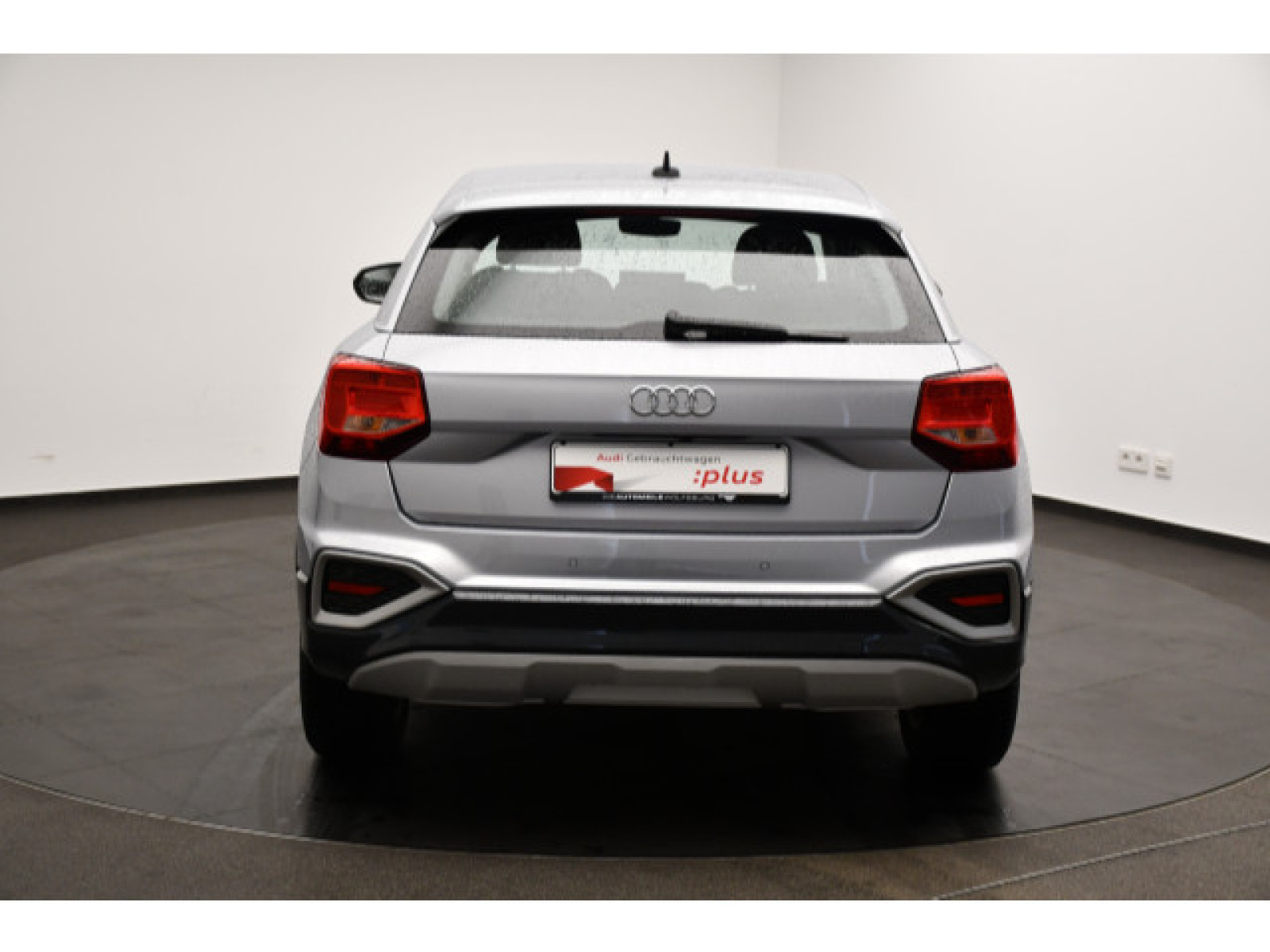 Audi - Q2_21