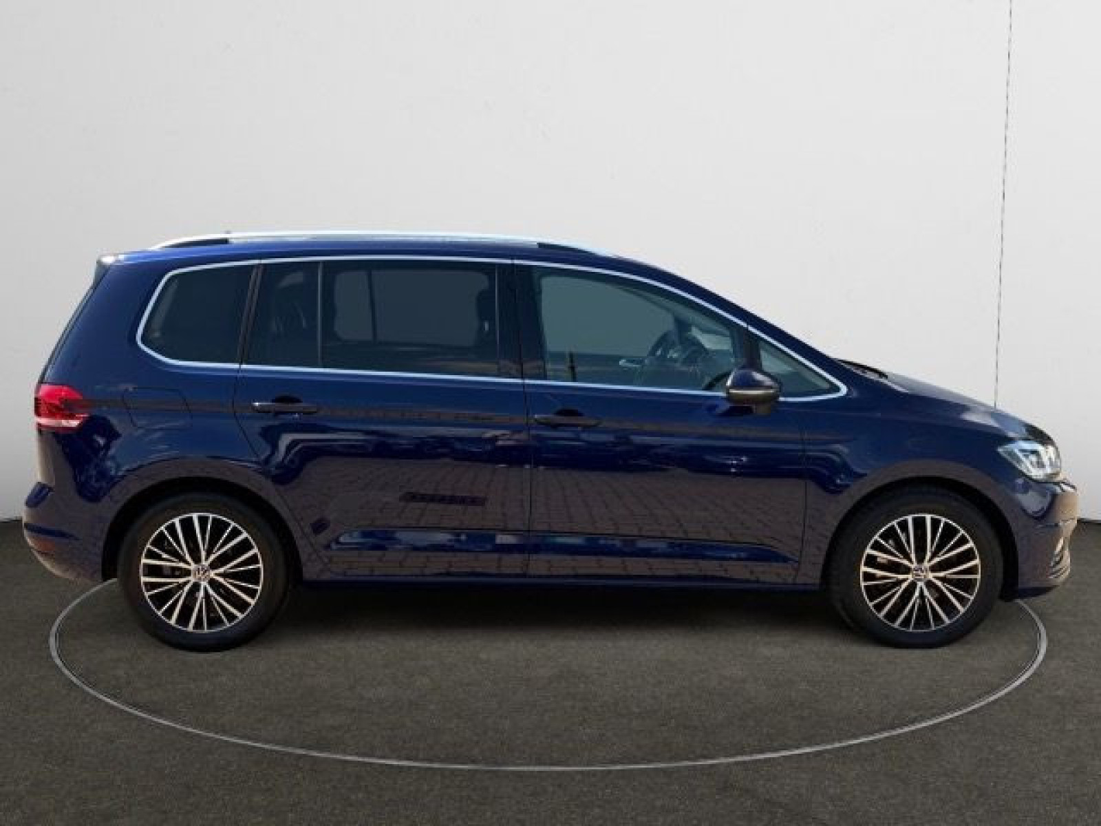 Volkswagen - Touran_6