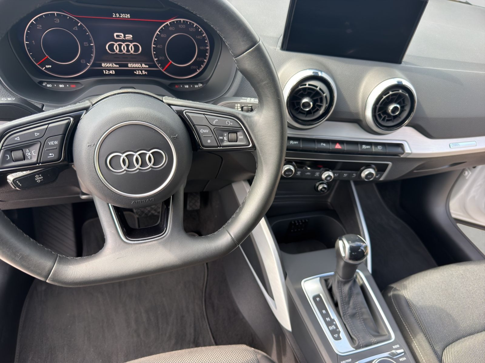 Audi - Q2_22