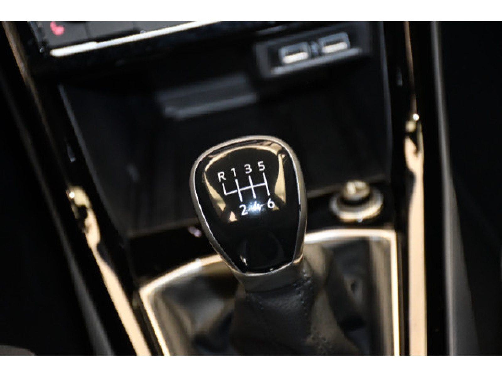 Volkswagen - T-Cross_6