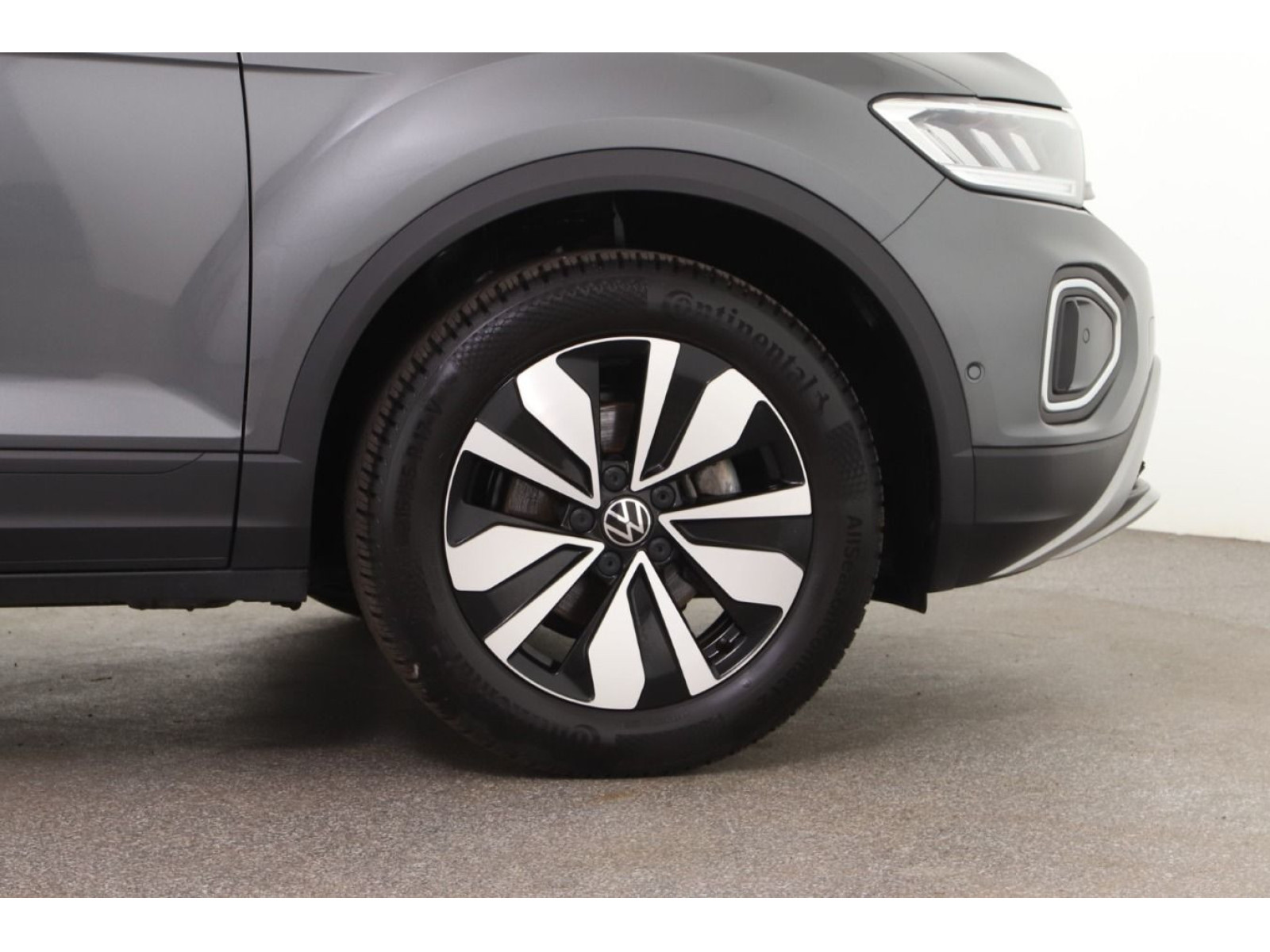 Volkswagen - T-Roc_3