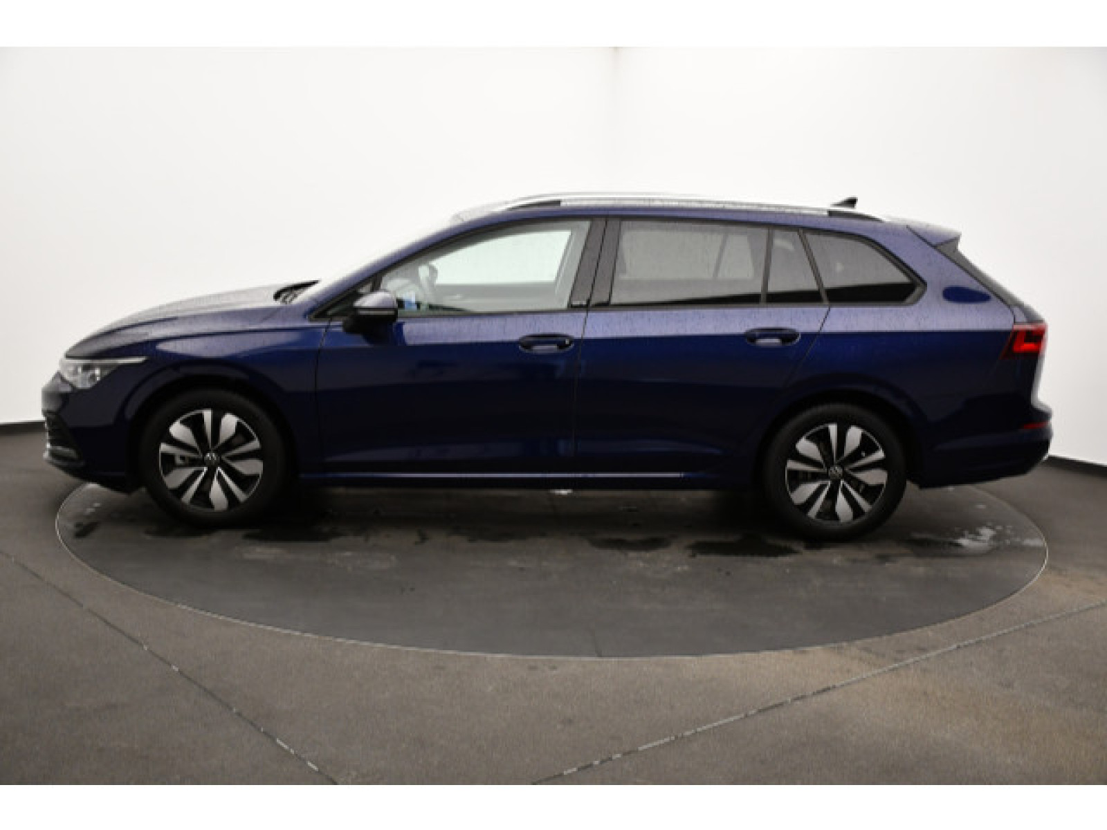 Volkswagen - Golf_17