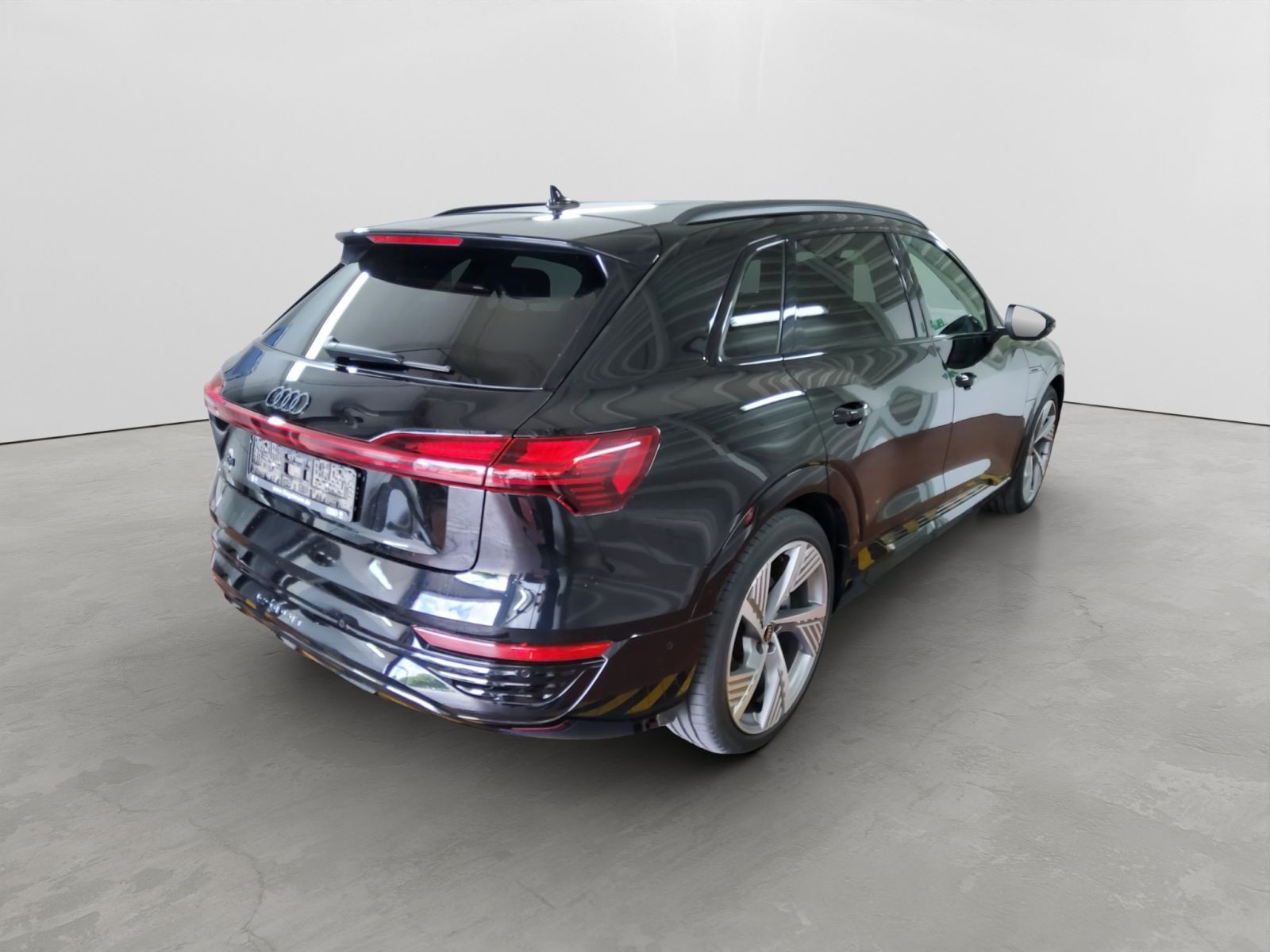 Audi - Q8 e-tron_3