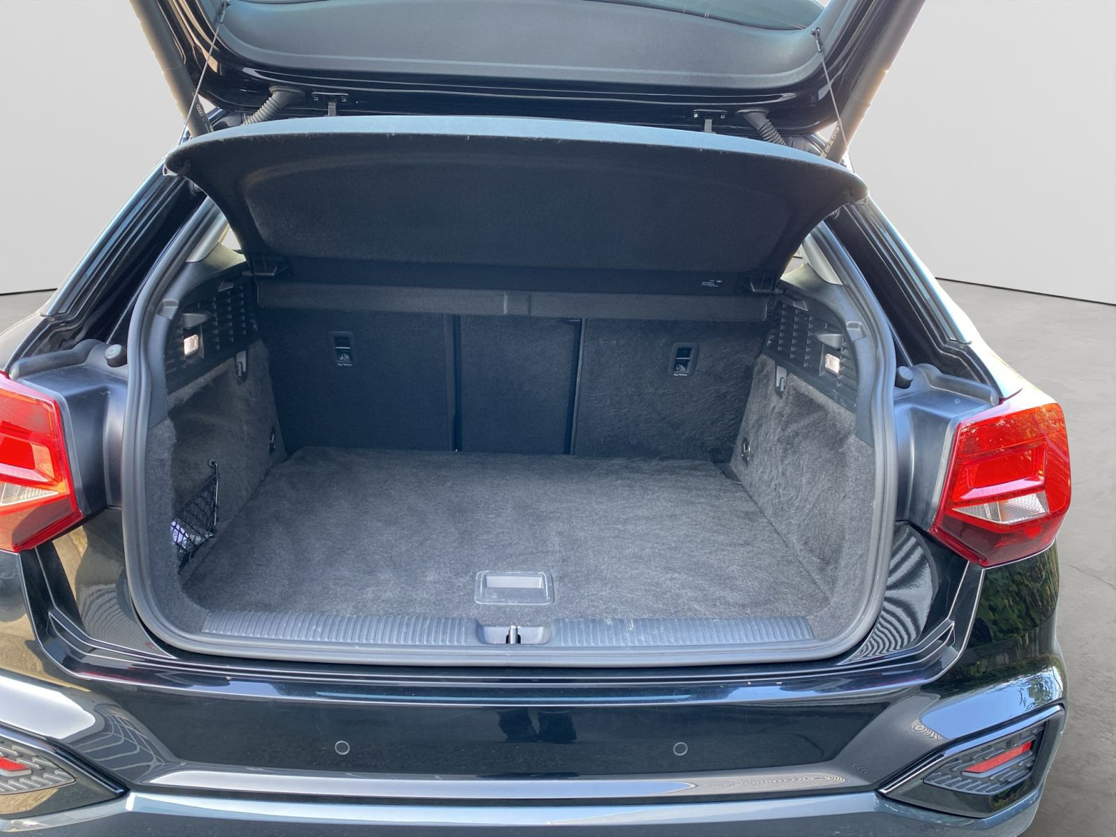 Audi - Q2_16