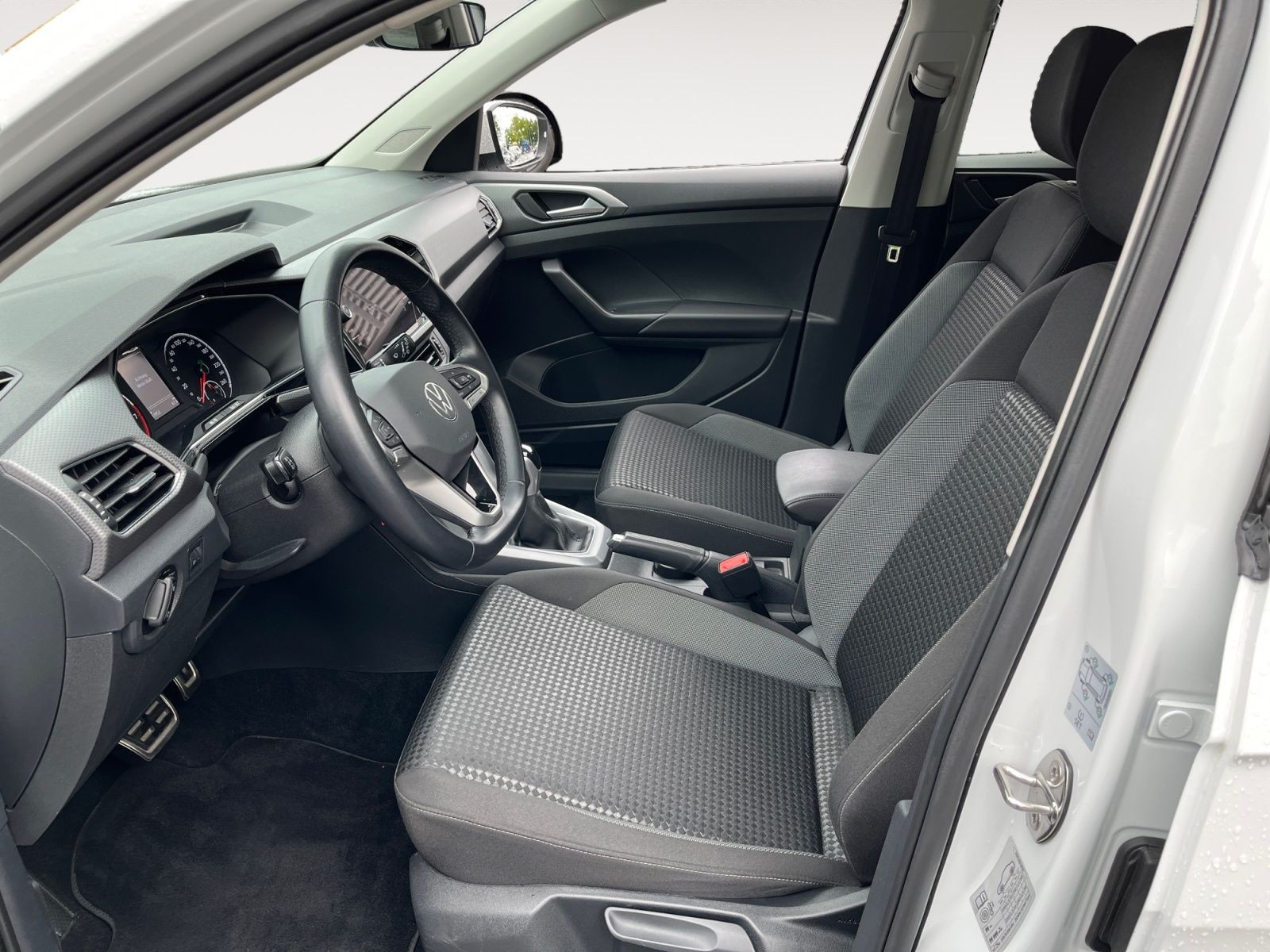 Volkswagen - T-Cross_10