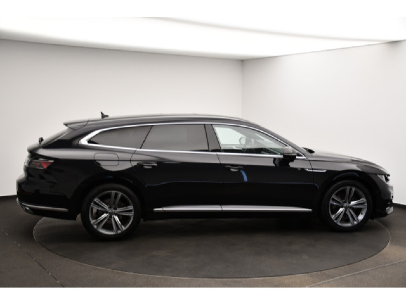 Volkswagen - Arteon Shooting Brake_19
